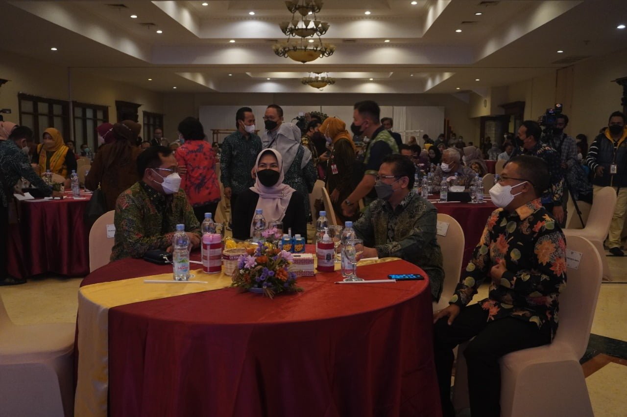 Wali Kota Batu Menutup Jatim Kominfo Festival 2022