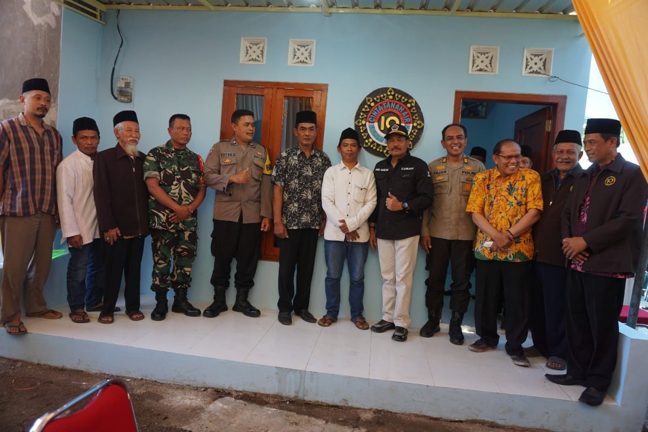 Dhibra Shiddiqiyyah Kota Malang Serahkan Rumah syukur Untuk Fakir Miskin