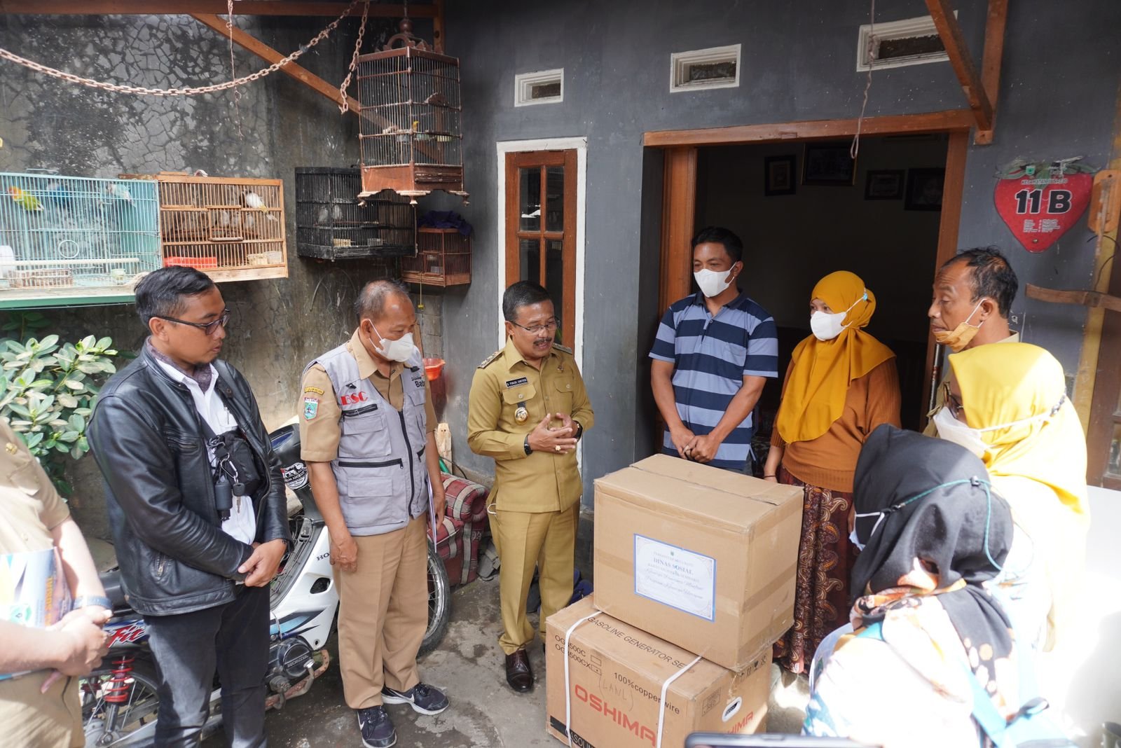 Serahkan Bantuan Program PKH, Punjul Santoso: Gunakan Sesuai Kebutuhan Karena yang Sudah Dapat Tidak Akan Dapat Lagi Dari Pemerintah