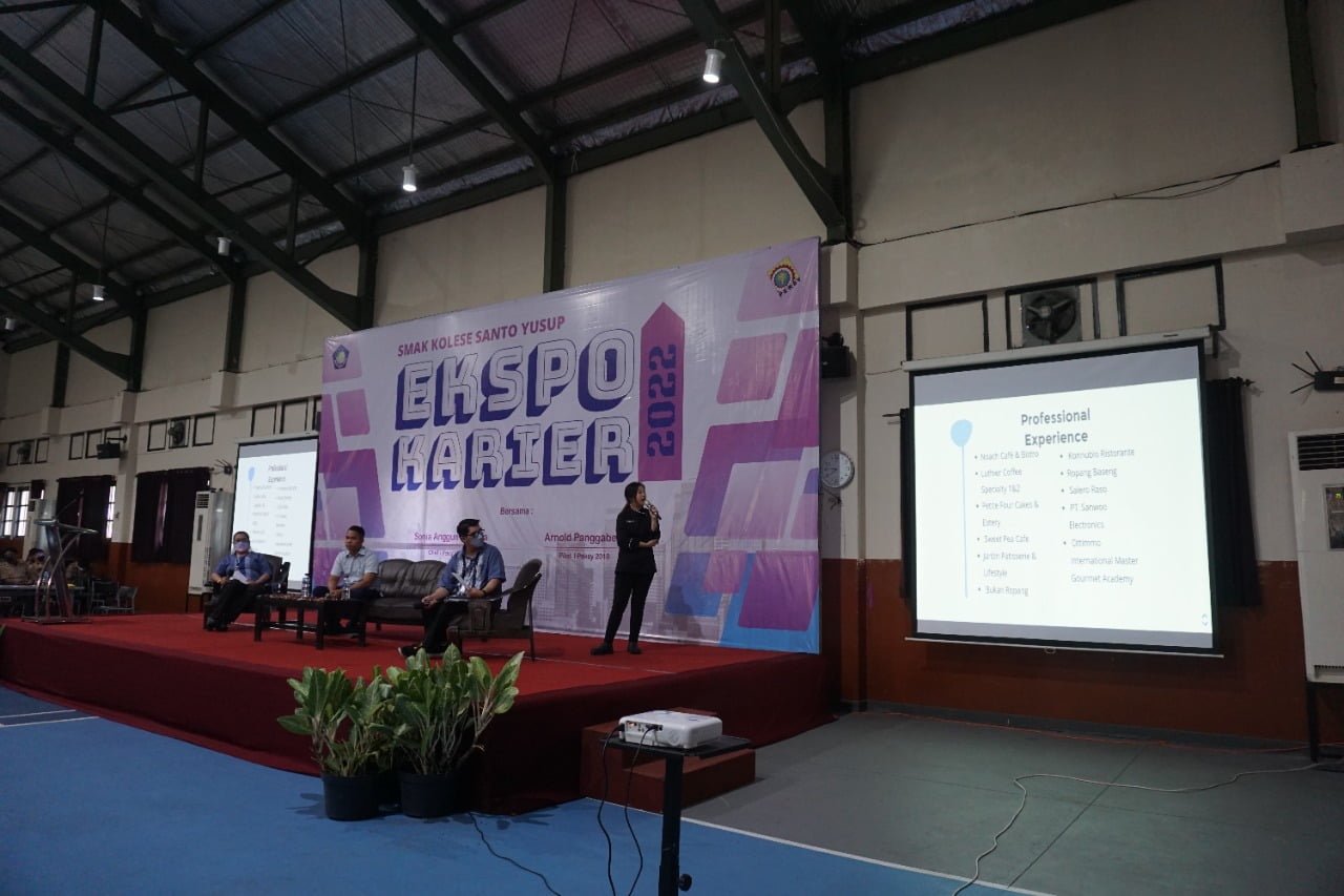 Ekspo Karier SMAK Kosayu Menumbuhkan minat Siswa Pada Karir Dimasa depan