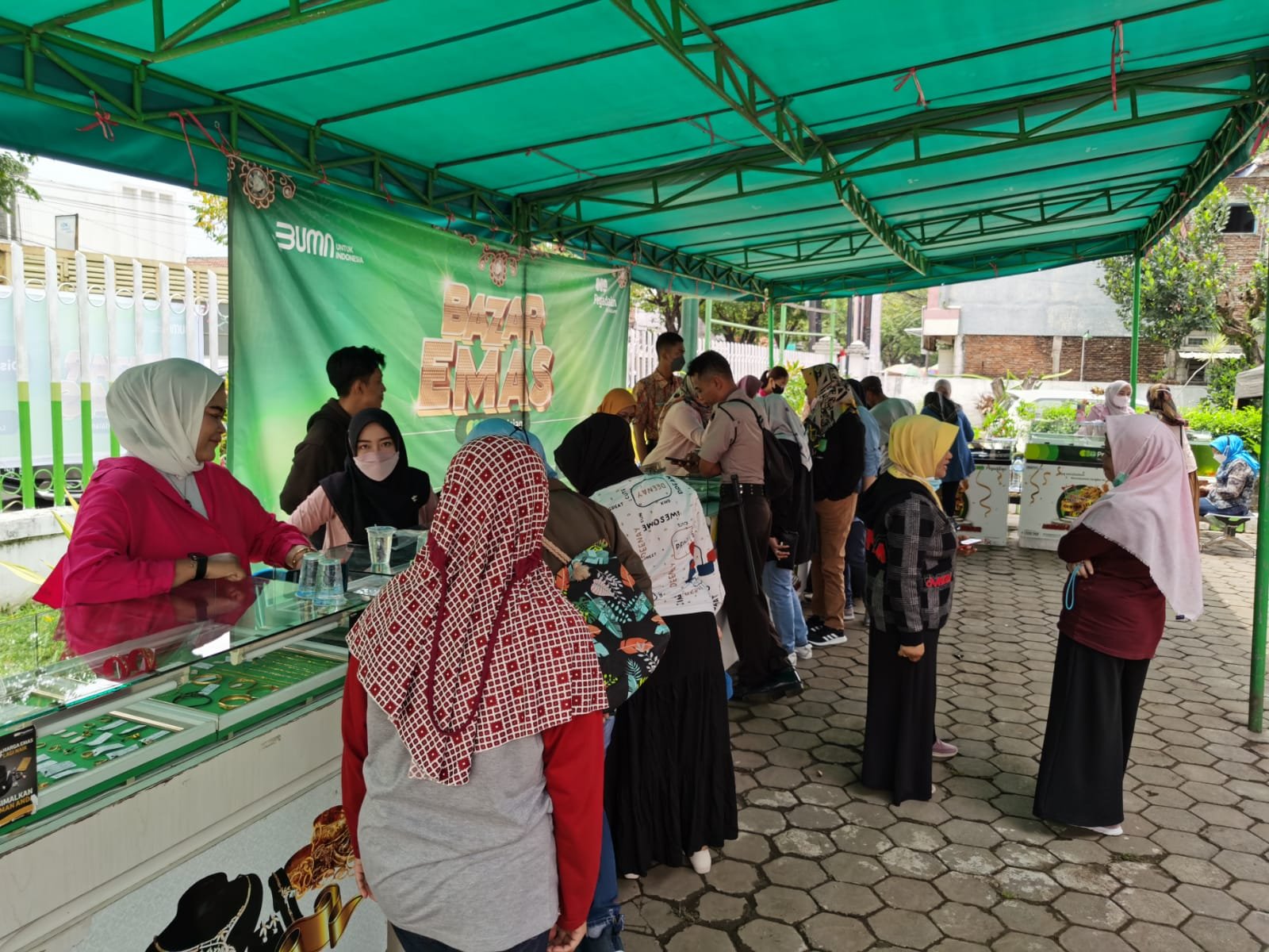 Pegadaian Area Malang Gelar Bazar Lelang Emas