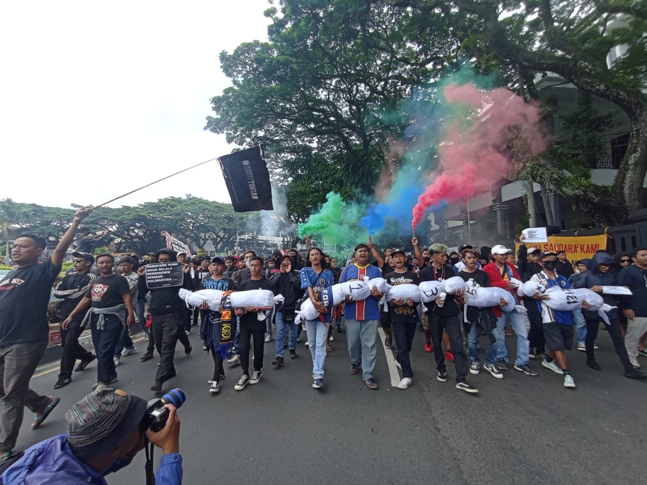 Buntut Tragedi Kanjuruhan, Aremania Demo Lagi