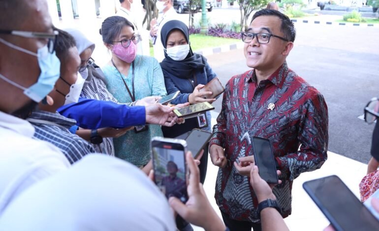 Menteri PANRB Diperintah Jokowi Bereskan Honorer Dan Opsi-Opsi Dibahas Bareng Asosiasi Pemda