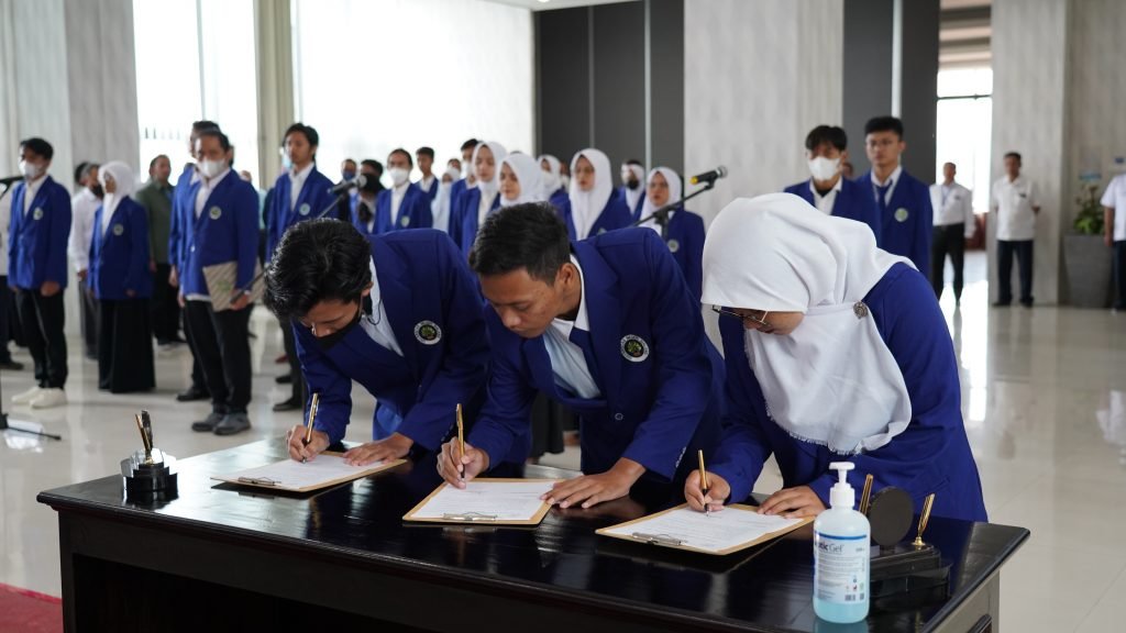 Pelantikan 50 Pengurus Organisasi Mahasiswa UM Sebagai Pengurus Inti