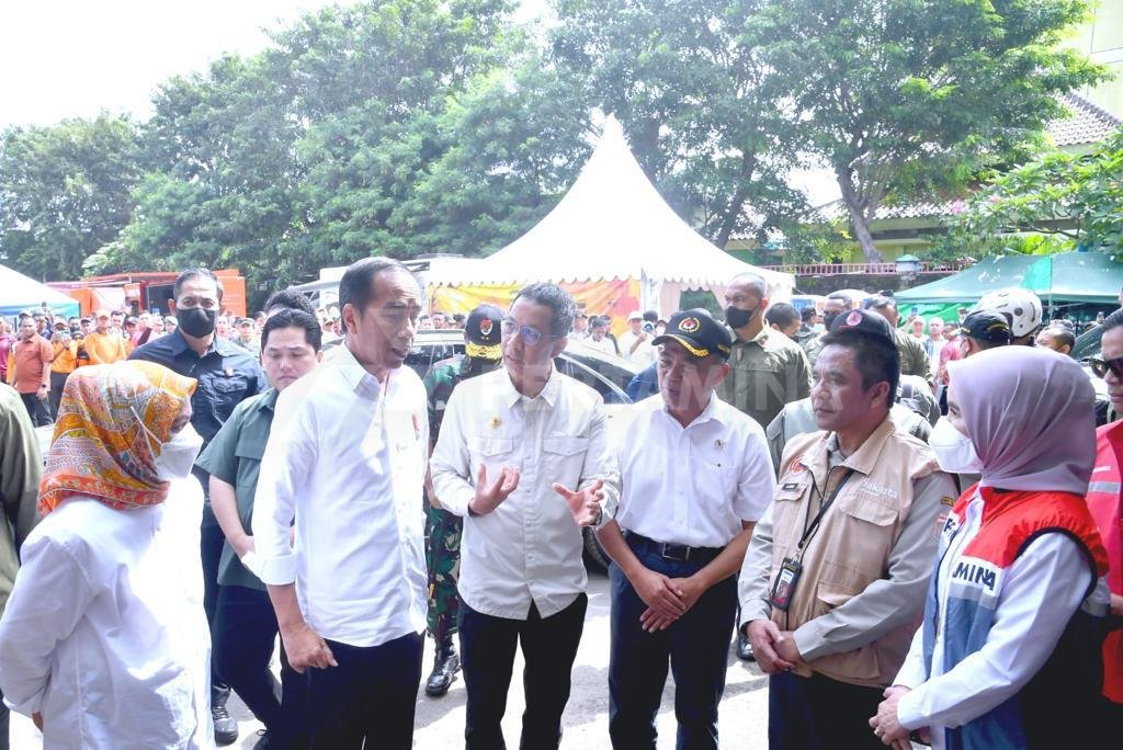 Jokowi Kunjungi Posko Pengungsian Plumpang