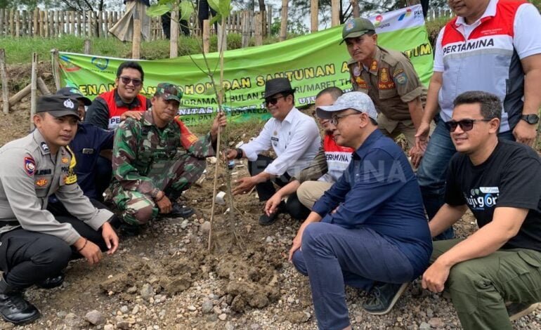 Pertamina Lindungi Kawasan Tepi Pantai Indramayu