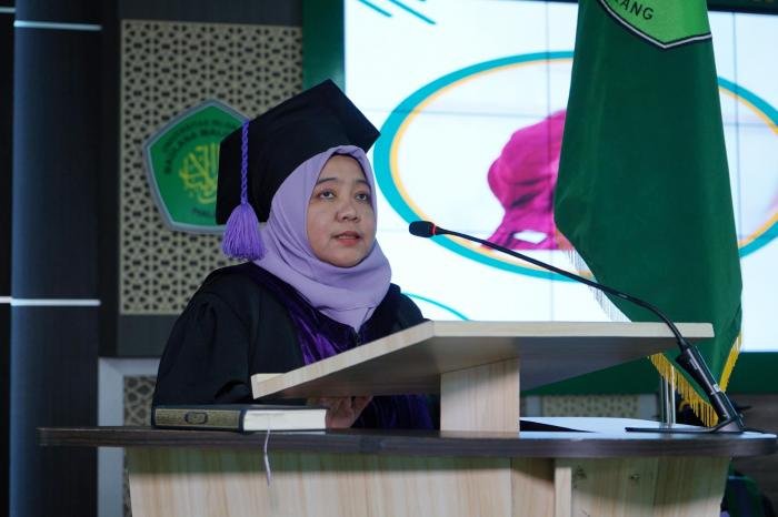 Prof. Rifa saat beliau menjelaskan microsystem untuk dukung anak belajar mandiri