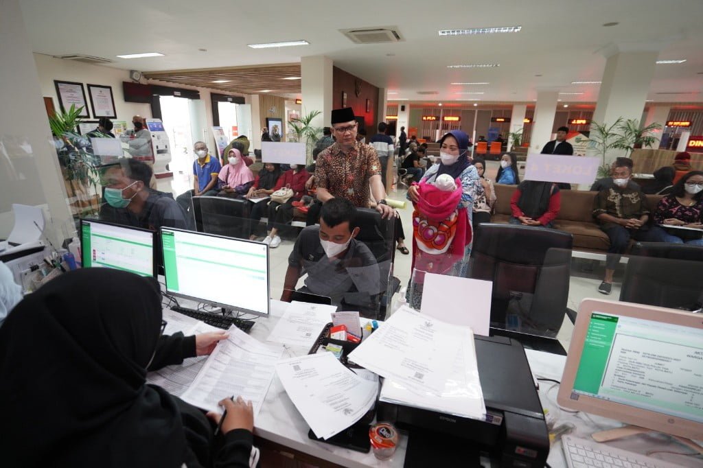 Pj Wali Kota Batu Kujungi Mal Pelayanan Publik Among Warga