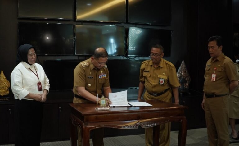 Kerja Sama Penyediaan Sarana dan Prasarana di Pasar Induk Among Tani Kota Batu.