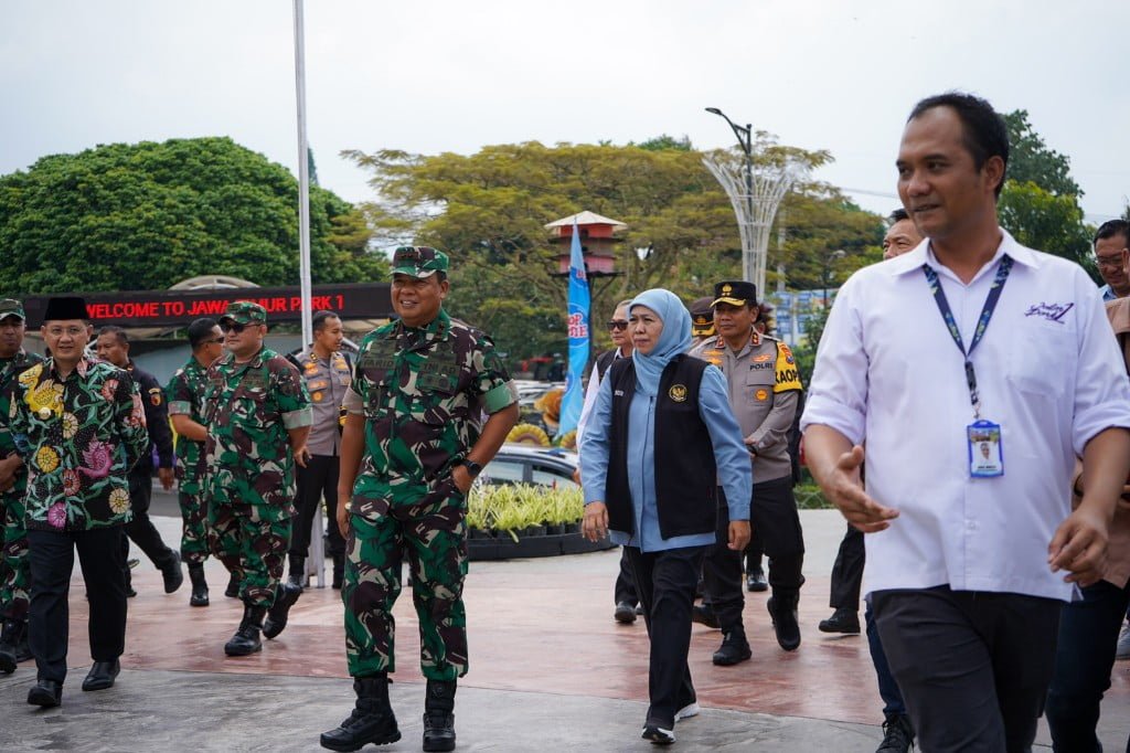 Gubernur Jatim Pantau Pergerakan Wisatawan dan Arus Kendaraan Masuk