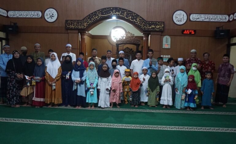 Masjid Al Ihsan SPI Santuni Anak Yatim dan Kaum Dhuafa