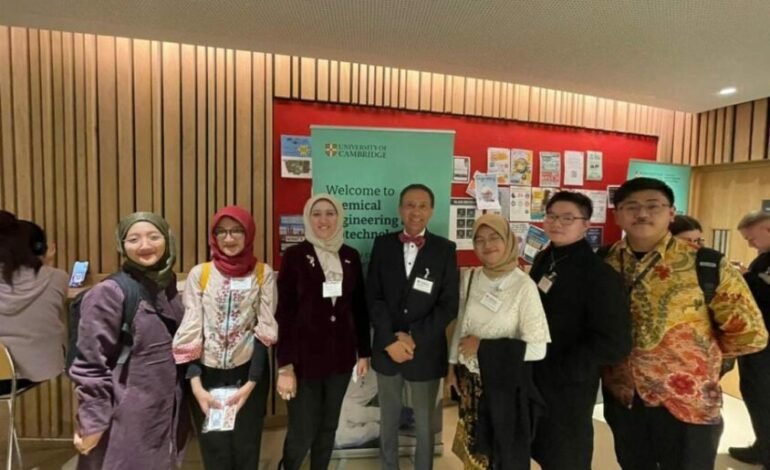 Tim FK UI yang meraih medali silver pada Internasional ReachSci 2023 Global Conference