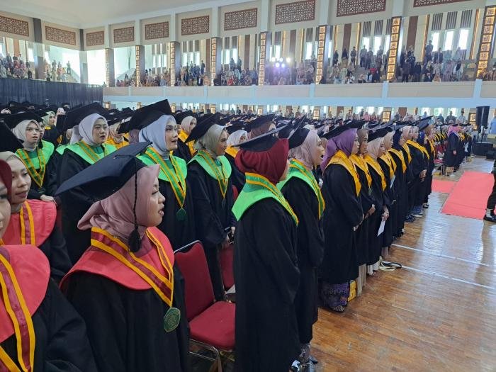 62% Wisudawan UIN Malang Berpredikat Cumlaude