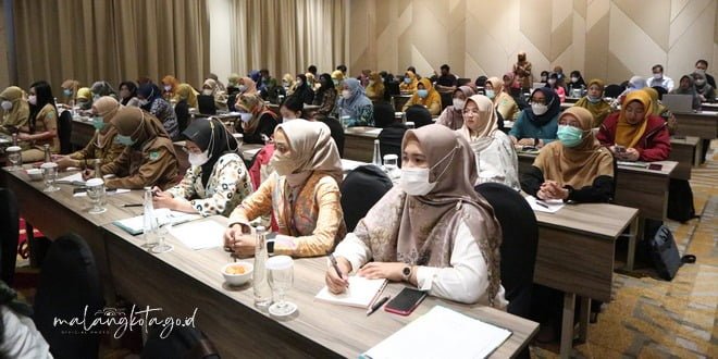 Kepala Dinkes Kota Malang, dr. Husnul Muarif memberikan pengarahan saat Akreditasi Fasilitas Kesehatan Tingkat Pertama (FKTP)