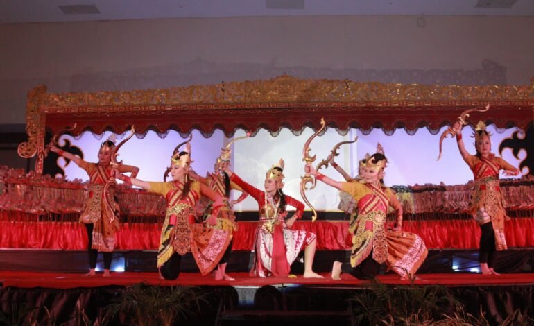 Pagelaran Wayang Orang di Ulang Tahun Ijen Suites Malang