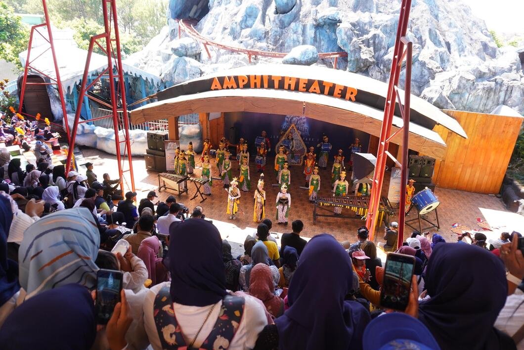 Kompetisi Marching Band di Jawa Timur Park 1 Meriahkan Hari Jadi Kota Batu ke-22 dengan Peserta Berkualitas