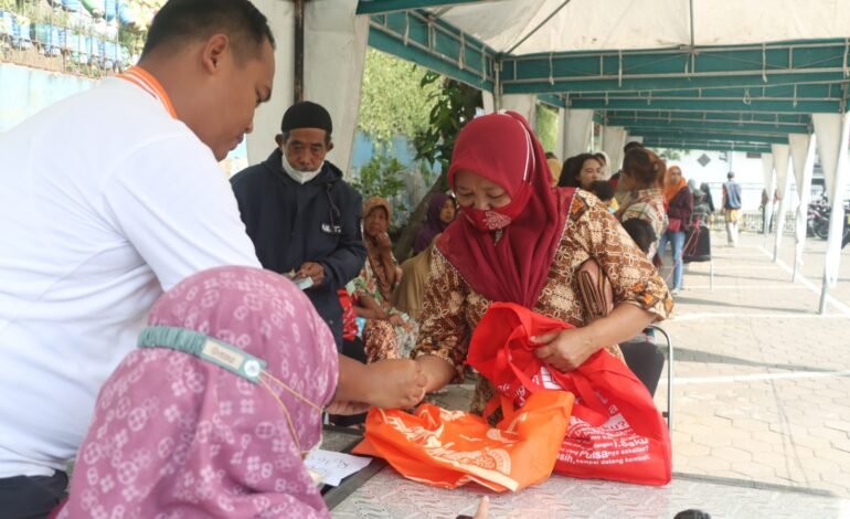 Hari Ketiga, Operasi Pasar Diserbu Masyarakat