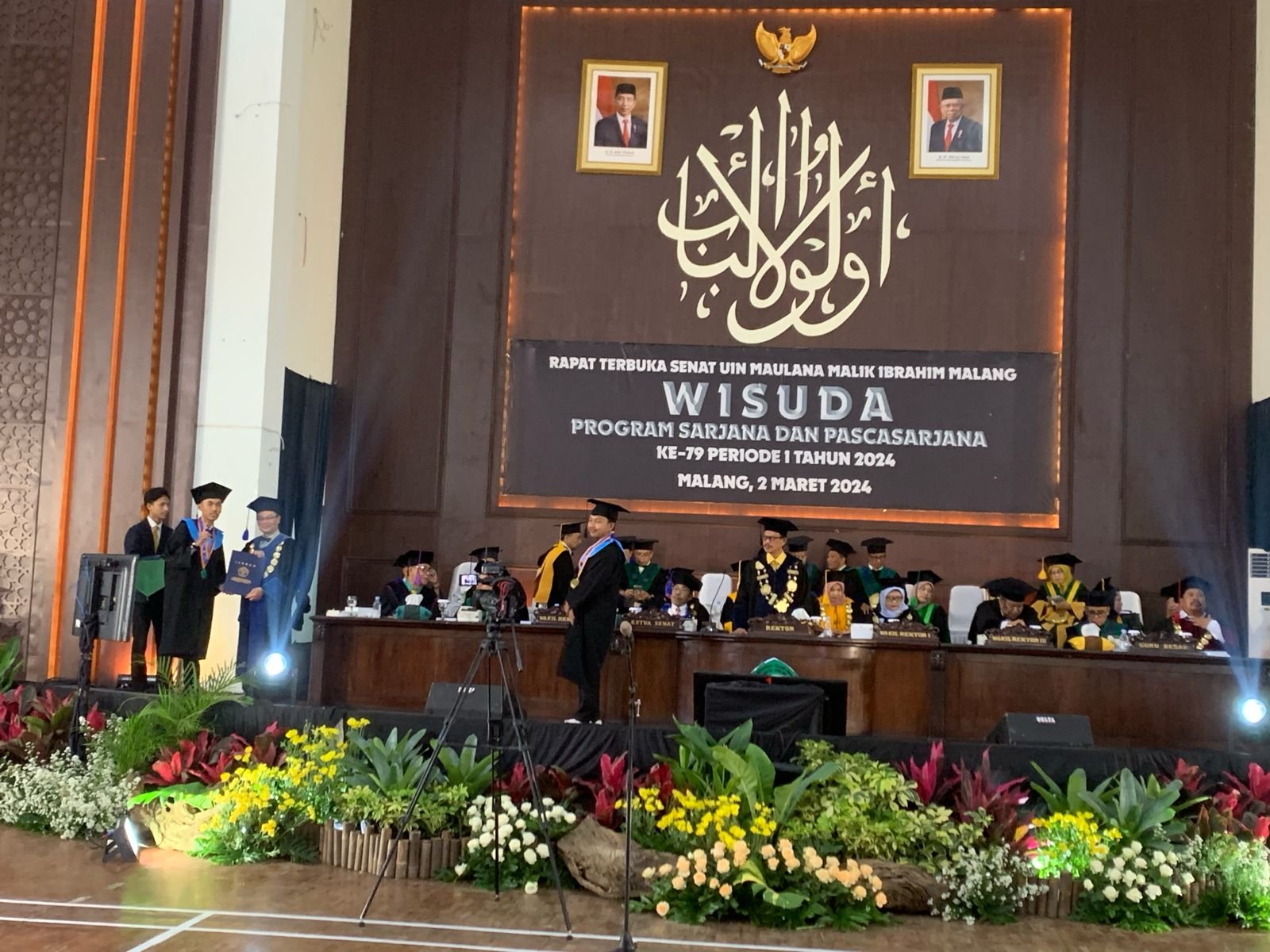 UIN Malang Kukuhkan 800 Wisudawan, 68,9% Raih Cum Laude