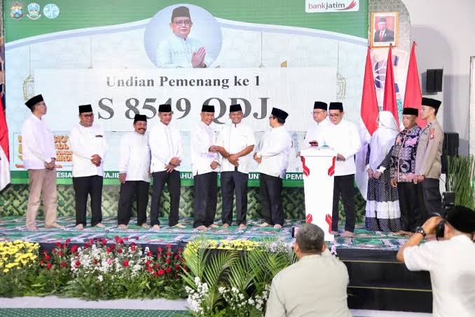 Pemprov Jatim Sediakan 50 Paket Umrah Gratis bagi Wajib Pajak