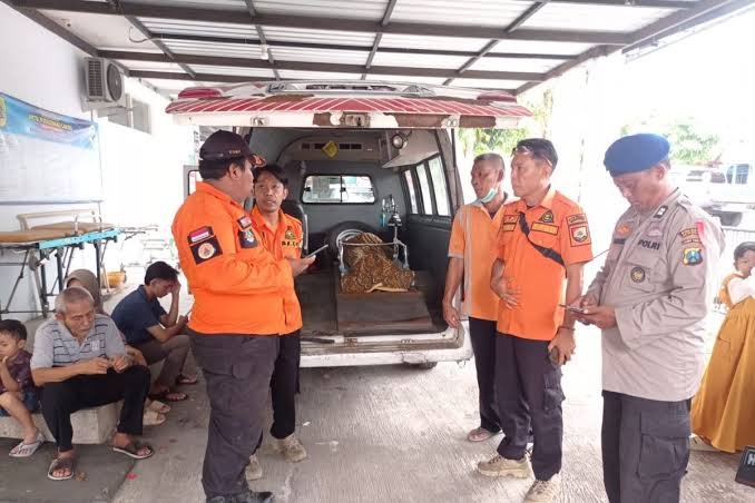 Tiga Wisatawan Terseret Ombak di Pantai Paseban Jember