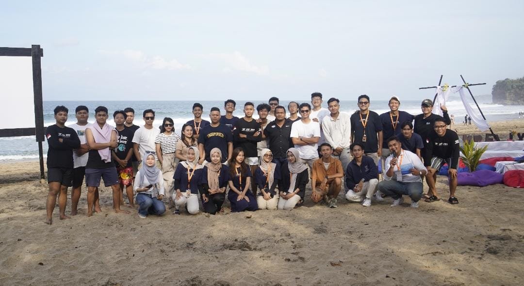 Campflix: Menikmati Camping dan Nonton Film di Pantai Ngantep, Malang Selatan