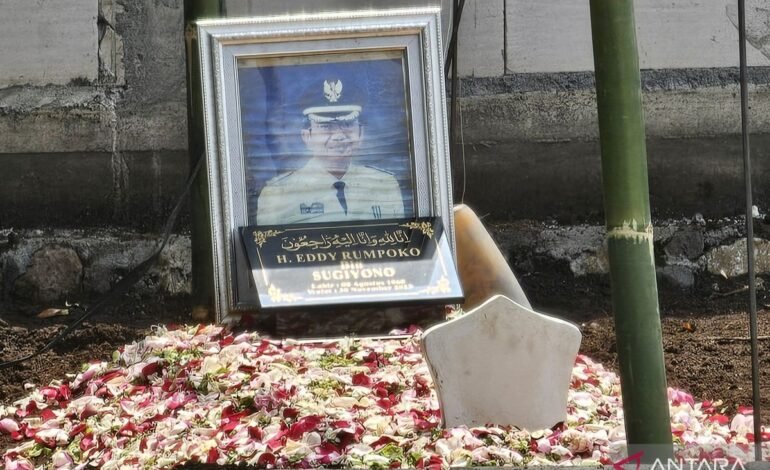 Makam Mantan Wali Kota Batu Eddy Rumpoko Dipindahkan dari TMP