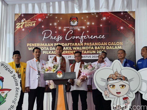 Gumelar-Rudi Pasangan Pertama Mendaftar ke KPU Kota Batu