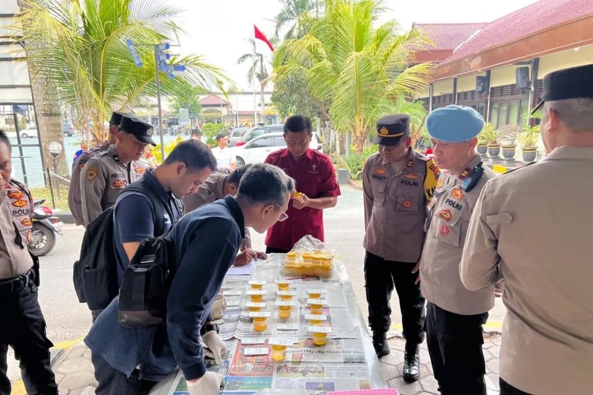 Polres Malang Laksanakan Tes Urine Acak untuk Puluhan Anggota Polisi