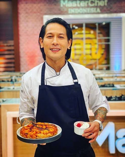 Chef Juna: Kisah Hidup, Karier, dan Perjalanan Kuliner