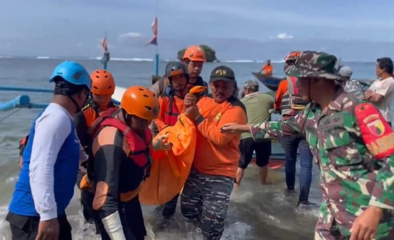 Nelayan Pencari Ikan Tenggelam Di Pantai Kondang Merak Malang Ditemukan