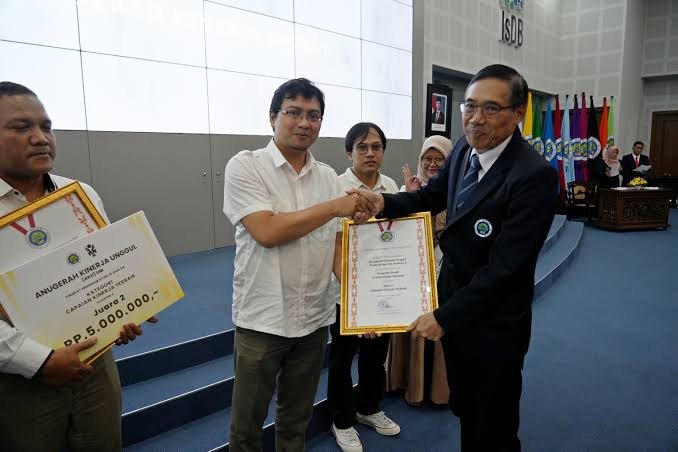 GEMAKARSATA Dorong S1 Ilmu Perpustakaan Raih Juara 1 di AKU UM 2024