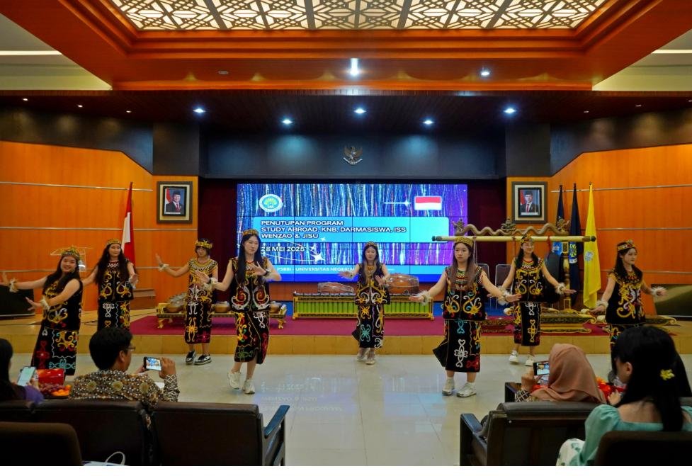 Universitas Negeri Malang Gelar Seremoni Pelepasan Mahasiswa Internasional