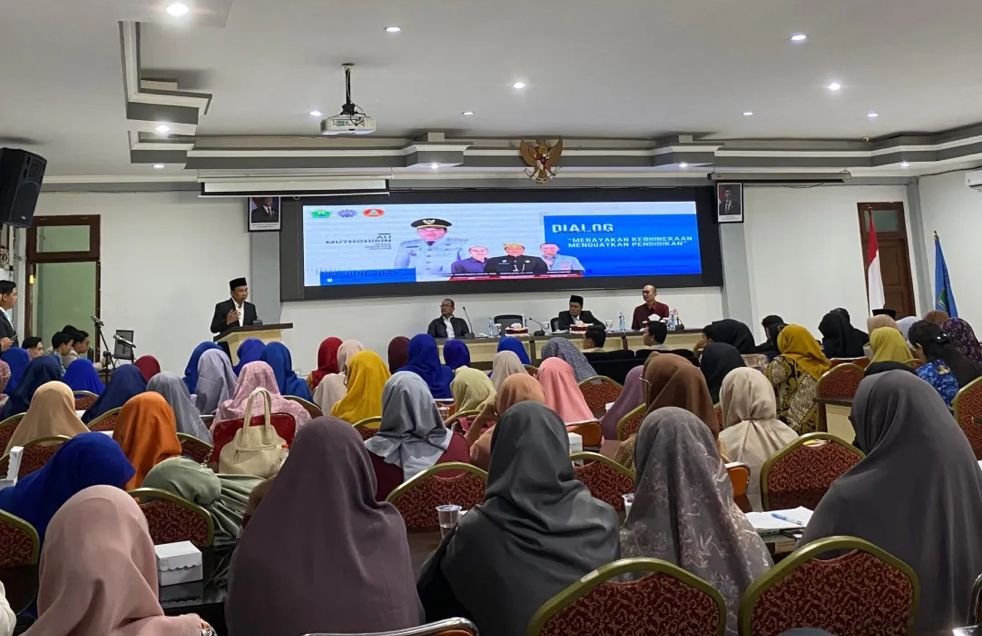 Pendidikan Dikepung Konten dan Komersialisasi, Kota Malang di Persimpangan Peradaban