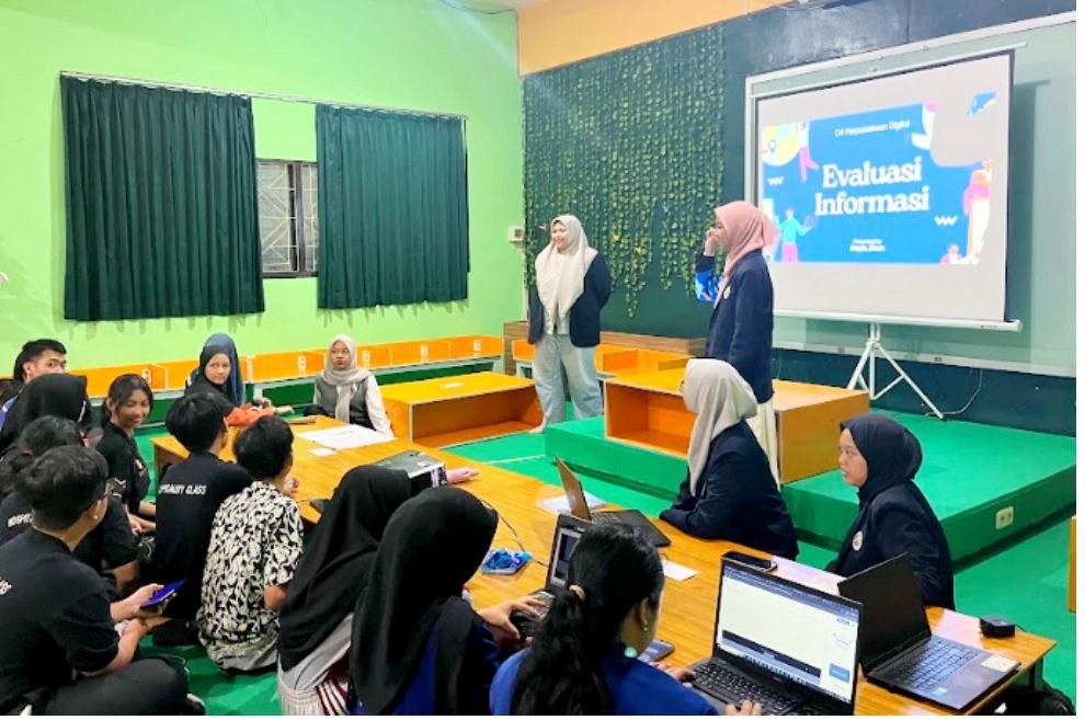 UM dan SMKN 3 Malang Gelar Pelatihan Literasi Digital, Gen Z Diasah Hadapi Era Informasi Digital
