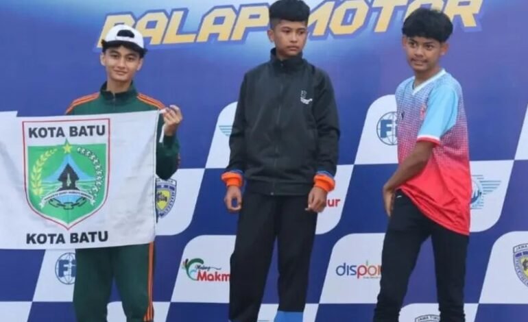 KONI Kota Batu Serahkan Bonus Mentas untuk Atlet Peraih Emas Balap Motor Porprov Jatim IX