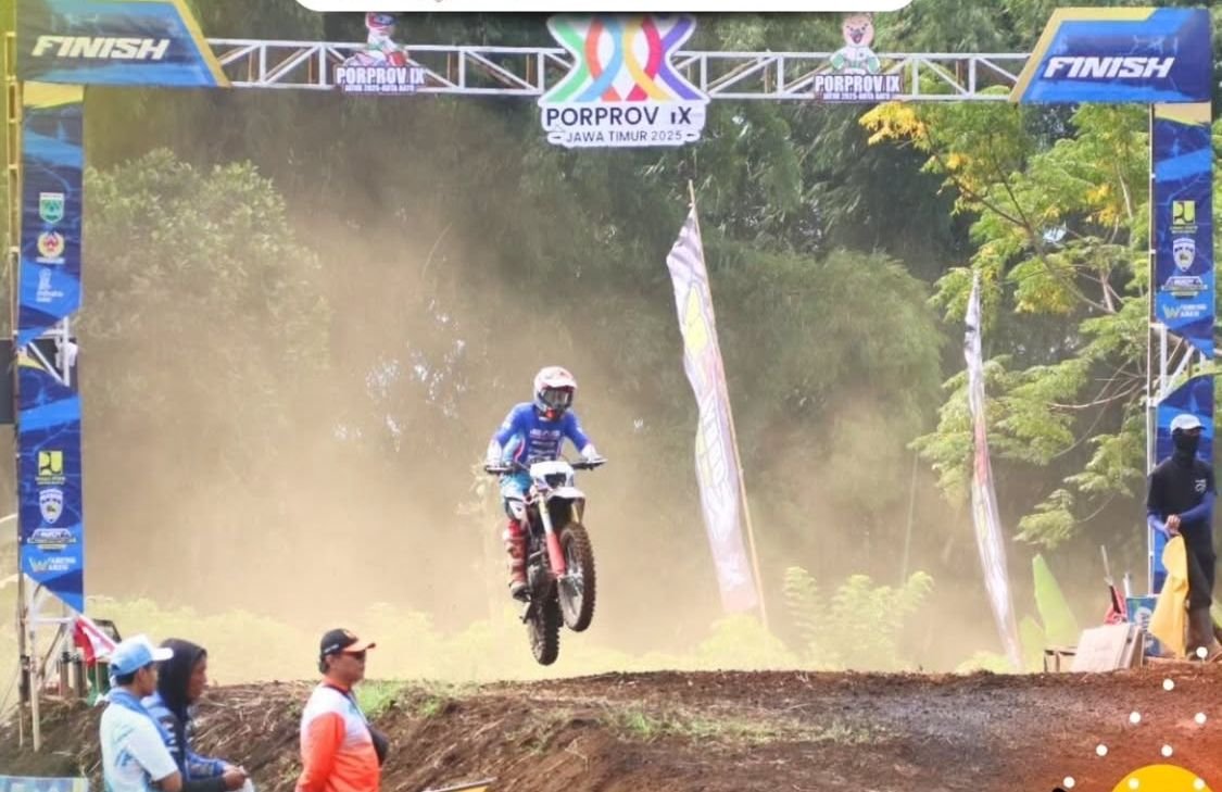 Gaspol di Jalibar! Crosser Kota Batu Dominasi Kualifikasi Grass Track Porprov Jatim 2025