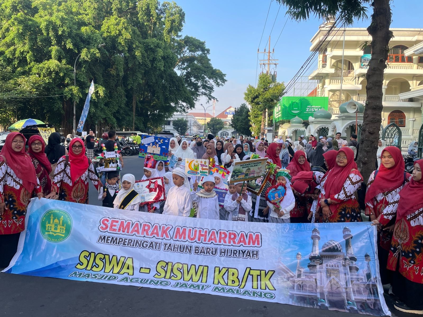 Tahun Baru Islam 1447 H, Masjid Agung Jami’ Malang Gencarkan Pendidikan Hijrah Sejak Dini Lewat Pawai Bersholawat