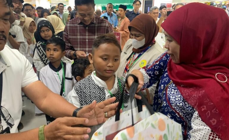 Gubernur Jatim Berikan Santunan Anak Yatim dan ABK di MOG Malang, Bantu Persiapan Kenaikan Kelas