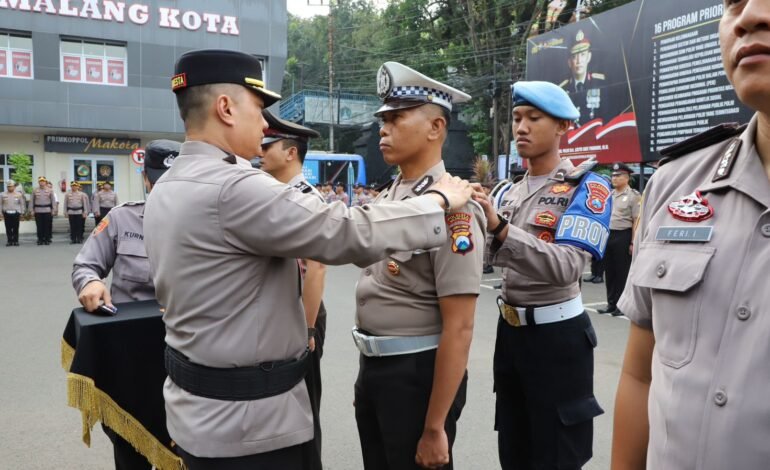 Jelang Hari Bhayangkara ke-79, 54 Personel Polresta Malang Kota Naik Pangkat