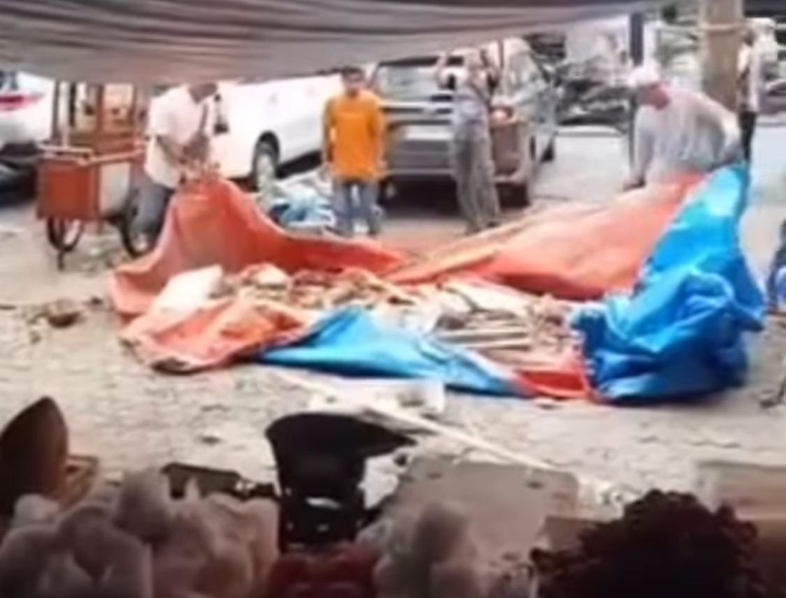 Tembok Lantai 3 Pasar Besar Malang Roboh, Satu Pedagang Luka Parah