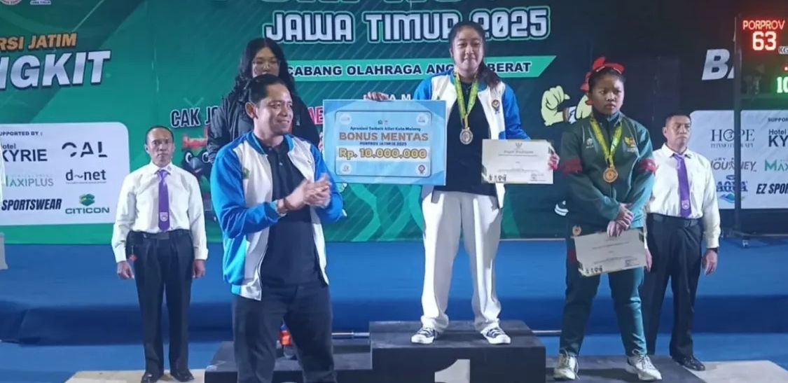 Tim Angkat Berat Kota Malang Sabet 3 Emas dan 3 Perak di Hari Pertama Porprov IX Jatim 2025