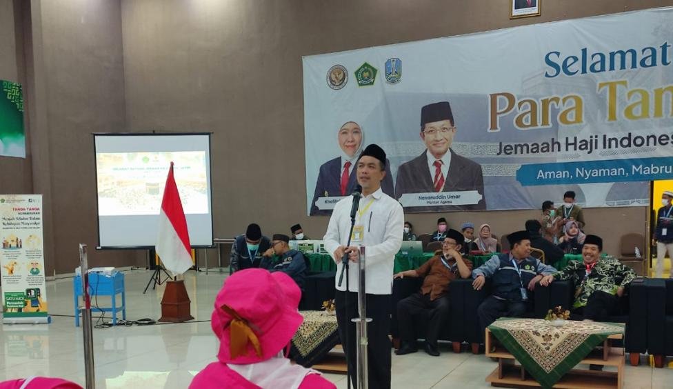 Kemenag Kota Malang Sambut Jamaah Haji Kloter 76 dan 77 di Debarkasi Surabaya