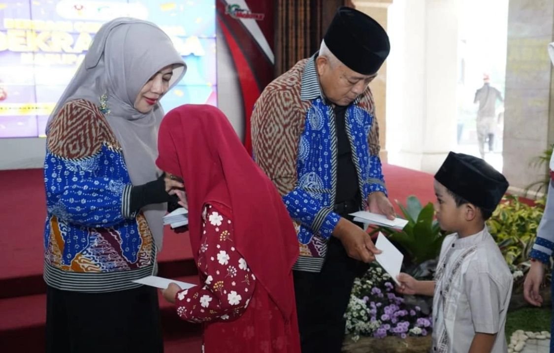 Bupati Malang Kukuhkan Pengurus Dekranasda 2025–2030, Dorong Produk Lokal Lewat Bazar dan Santunan