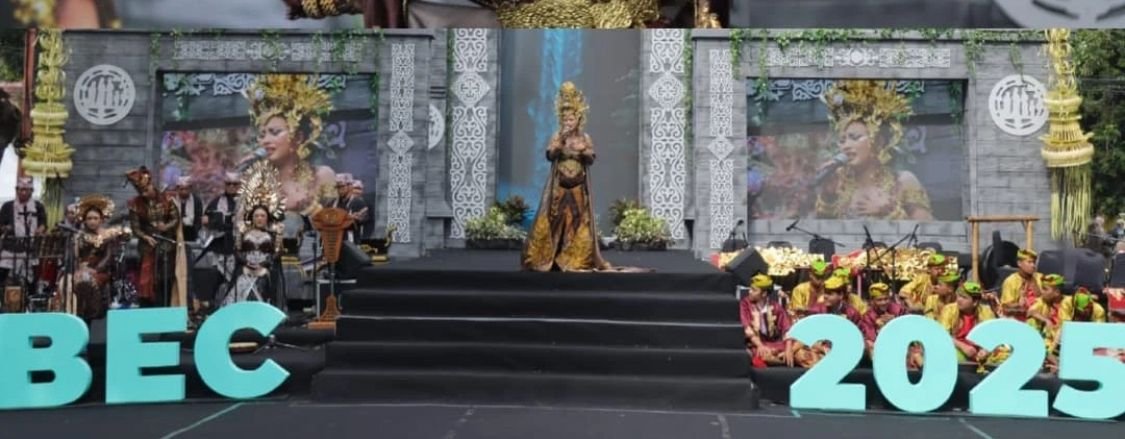 Bupati Malang Hadiri Banyuwangi Ethno Carnival 2025, Apresiasi Upaya Pelestarian Budaya Lewat Ritual Ngelukat