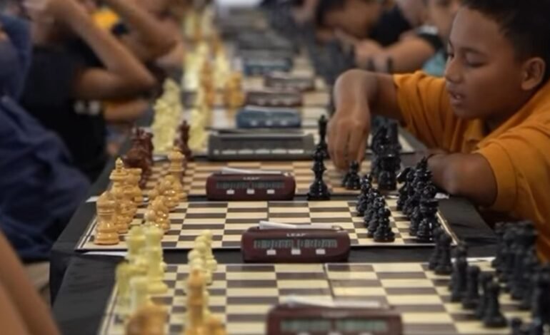 Turnamen Catur Bhayangkara 2025 Resmi Ditutup, Kapolresta Malang Beri Penghargaan kepada Juara