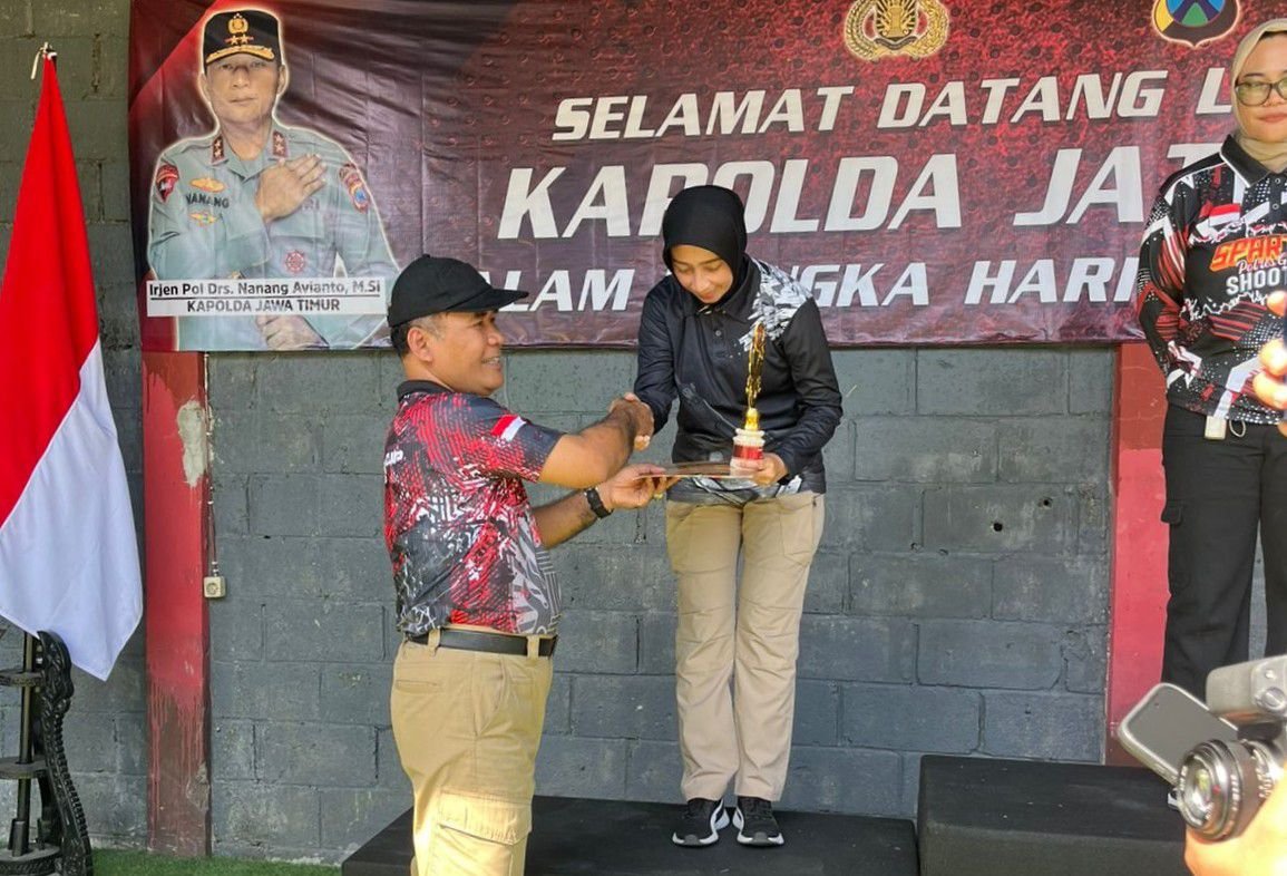 Polwan Polresta Malang Kota Sabet Juara 2 Lomba Menembak “Kapolda Jatim Cup 2025”