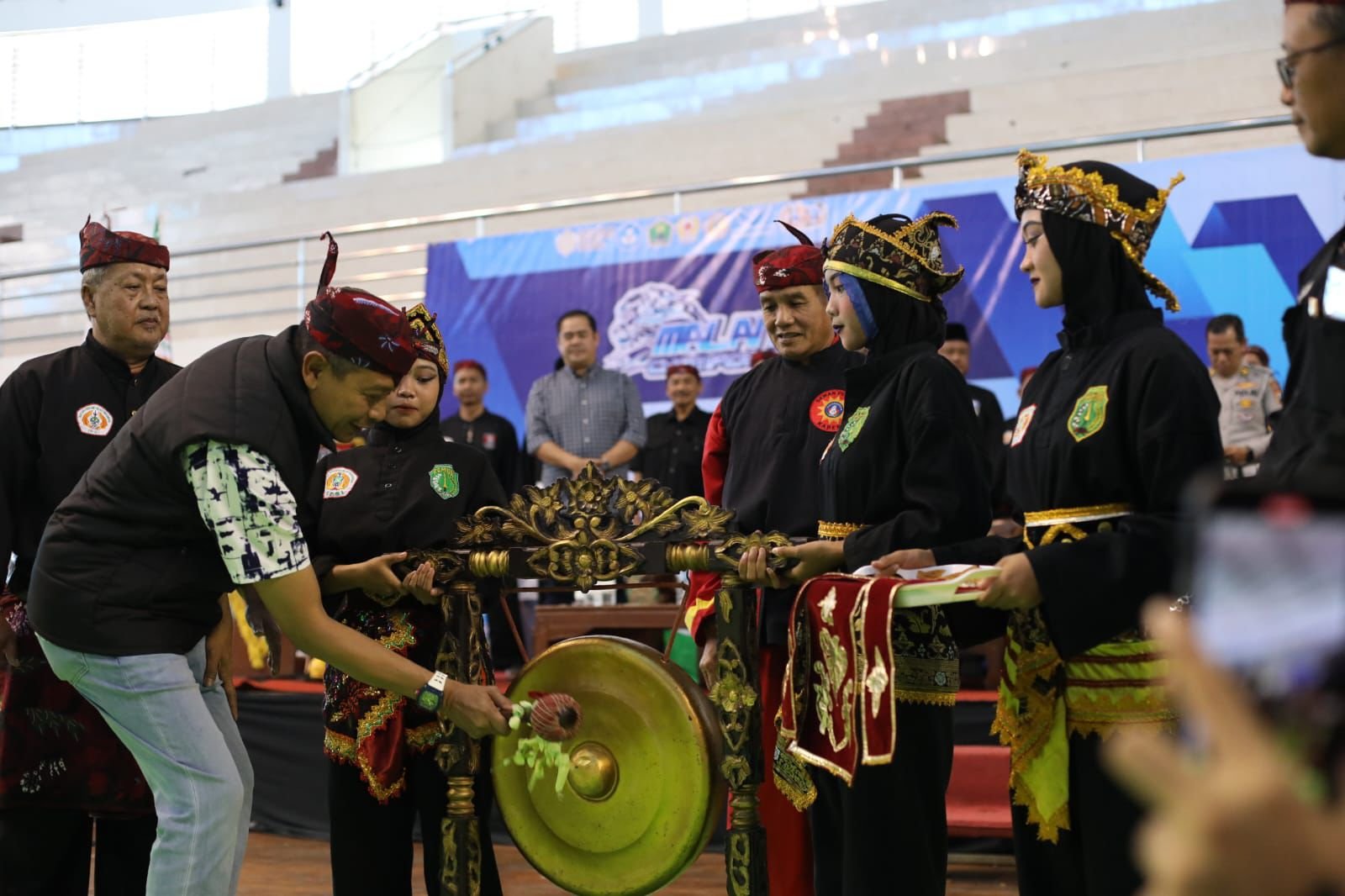 Wali Kota Malang Dr. Wahyu Hidayat Dikukuhkan sebagai Pendekar IPSI, Dorong Pembinaan Atlet Silat Sejak Dini