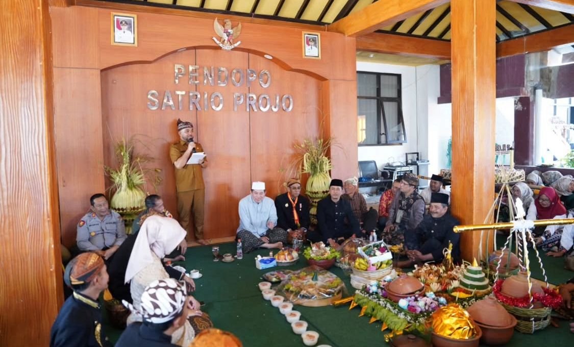 Peringati Hari Jadi ke-171, Warga Temas Satukan Tradisi Lewat Tumpeng Agung dan Umbul Dungo