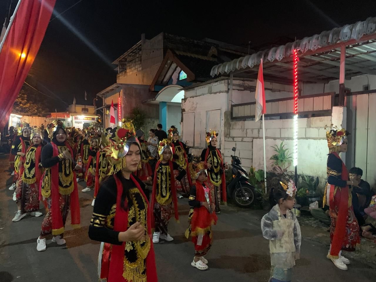 Wali Kota Malang Hadiri Pawai Karnaval HUT RI ke-80 di Bandungrejosari