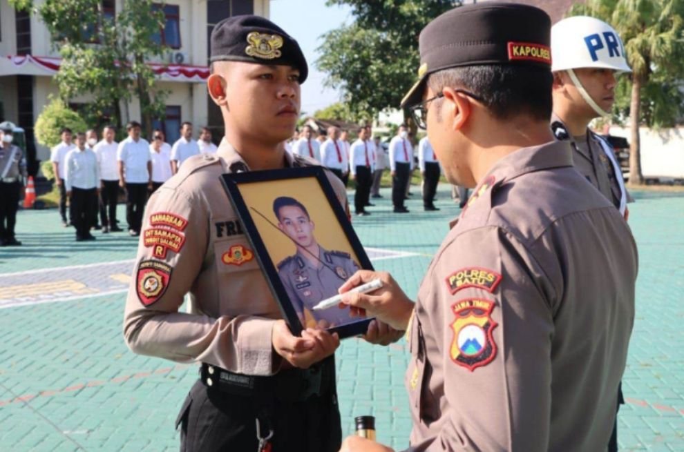 Langgar Kode Etik, Seorang Anggota Polres Batu Dipecat Tidak Hormat